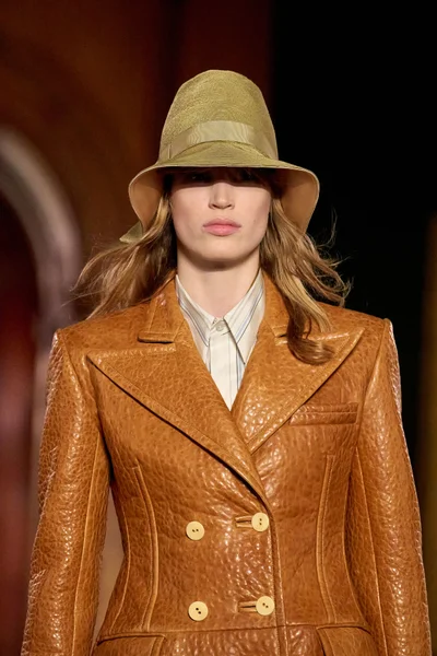 Look 26